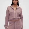 GAP × Summer Fridays CashSoft-Waffelpiqué-Hoodie in verkürzter Passform