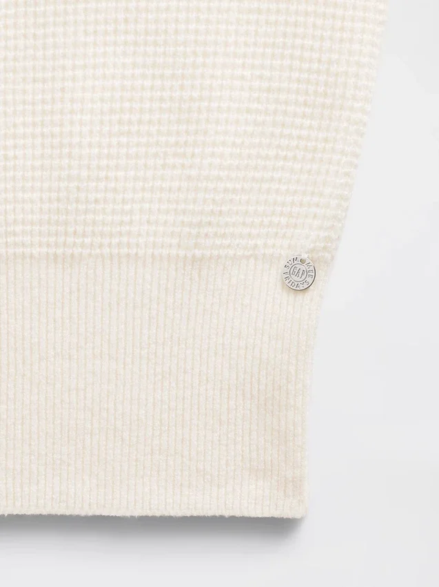 GAP × Summer Fridays CashSoft-Waffelpiqué-Hoodie in verkürzter Passform