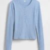 Gap × Summer Fridays Pointelle-Henley-Pyjama-Oberteil
