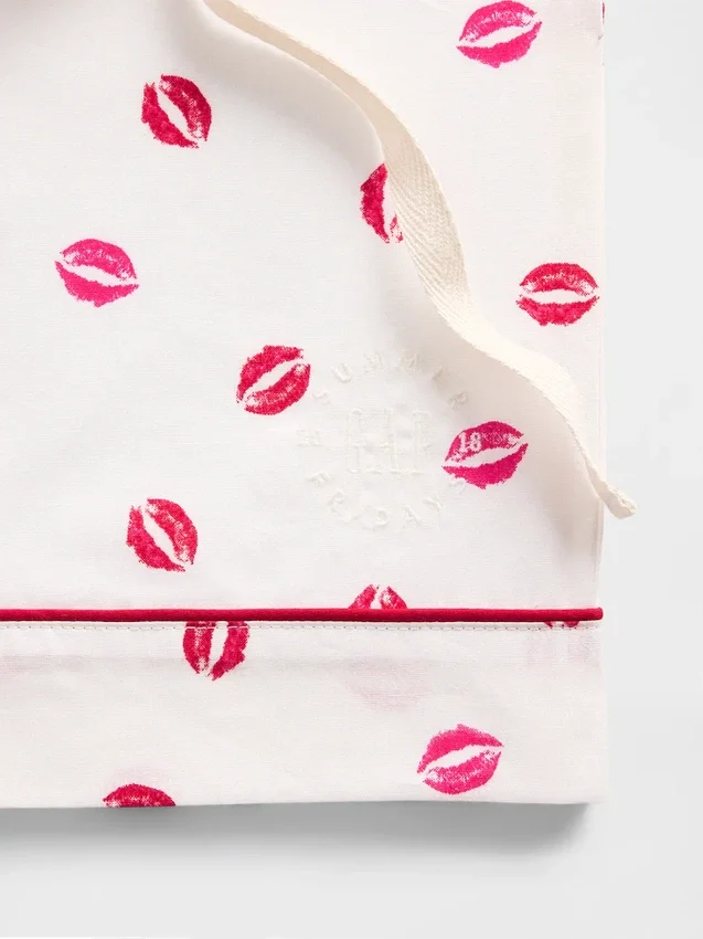 GAP × Summer Fridays Popeline-Pyjama-Shorts mit „Kiss“-Print