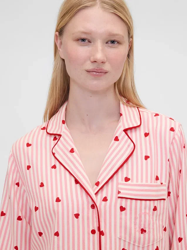 Gap × Summer Fridays Pyjamahemd aus Flanell mit Herzmuster in lockerer Passform