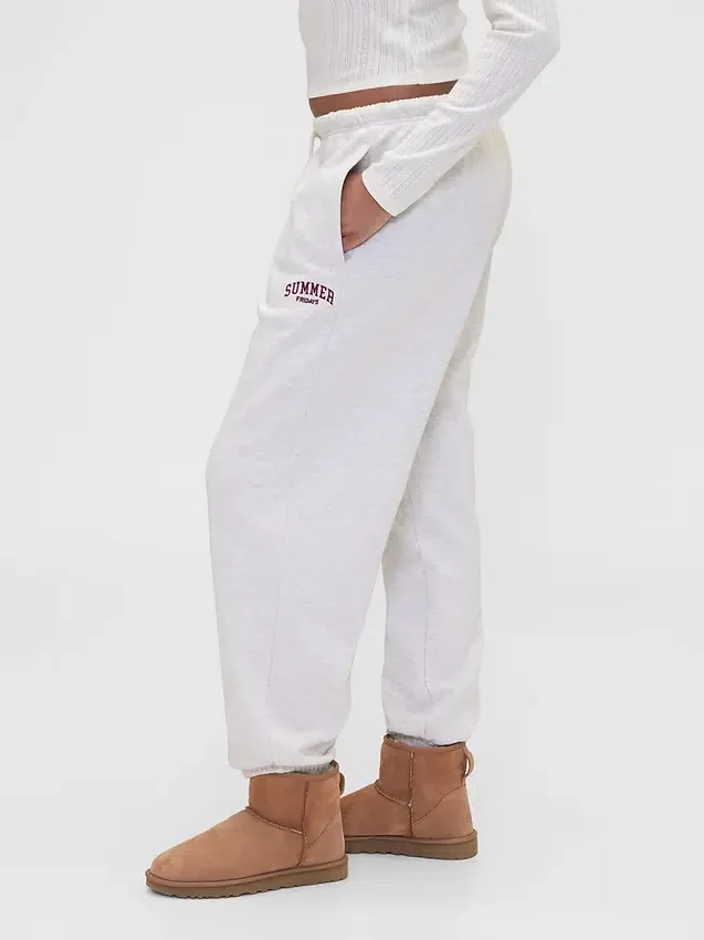 Gap × Summer Fridays Schwere Jogginghose mit Logo in lockerer Passform