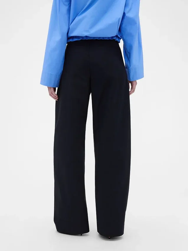 GAP × Victoria Beckham Hoch taillierte Plissee-Hose mit Bogen