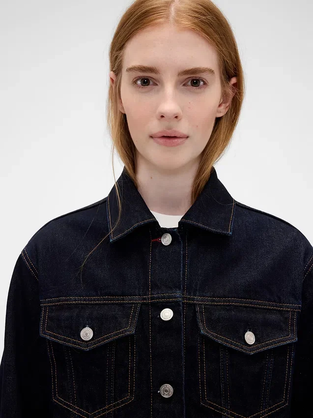 GAP × Victoria Beckham Lässige, kurz geschnittene Jeansjacke