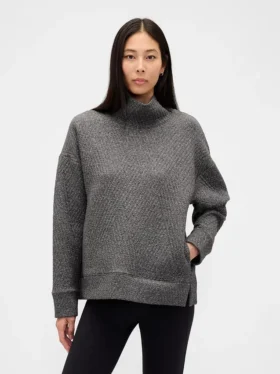GapFit gesteppter Jacquard-Strickpullover mit Trichterkragen