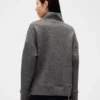 GapFit gesteppter Jacquard-Strickpullover mit Trichterkragen
