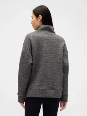 GapFit gesteppter Jacquard-Strickpullover mit Trichterkragen