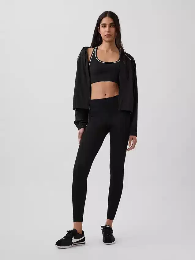 GapFit Smooth Racerback-Sport-BH für mittlere Belastung