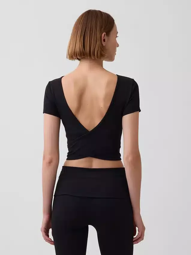 GapFit Smooth Wende-Crop-Top mit Wickeloptik