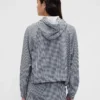 GapFit Tech Gingham Windjacke