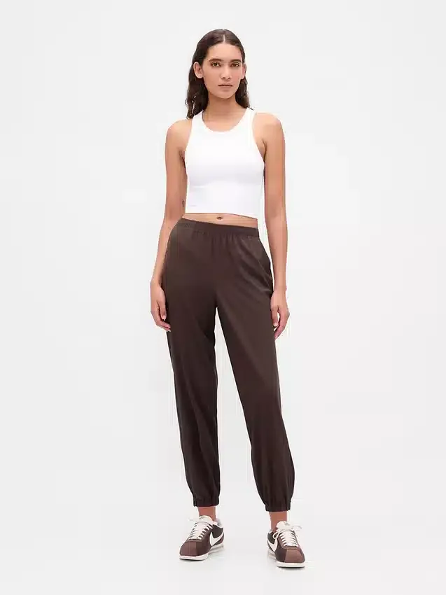 GapFit Tech Jogginghose mit hoher Taille und Reißverschluss am Saum