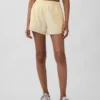 GapFit Tech Laufshorts mit hoher Leibhöhe