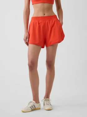 GapFit Tech Laufshorts mit hoher Leibhöhe