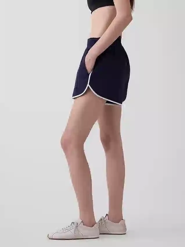 GapFit Tech Laufshorts mit hoher Leibhöhe