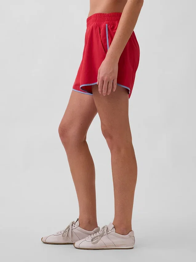 GapFit Tech Laufshorts mit hoher Leibhöhe