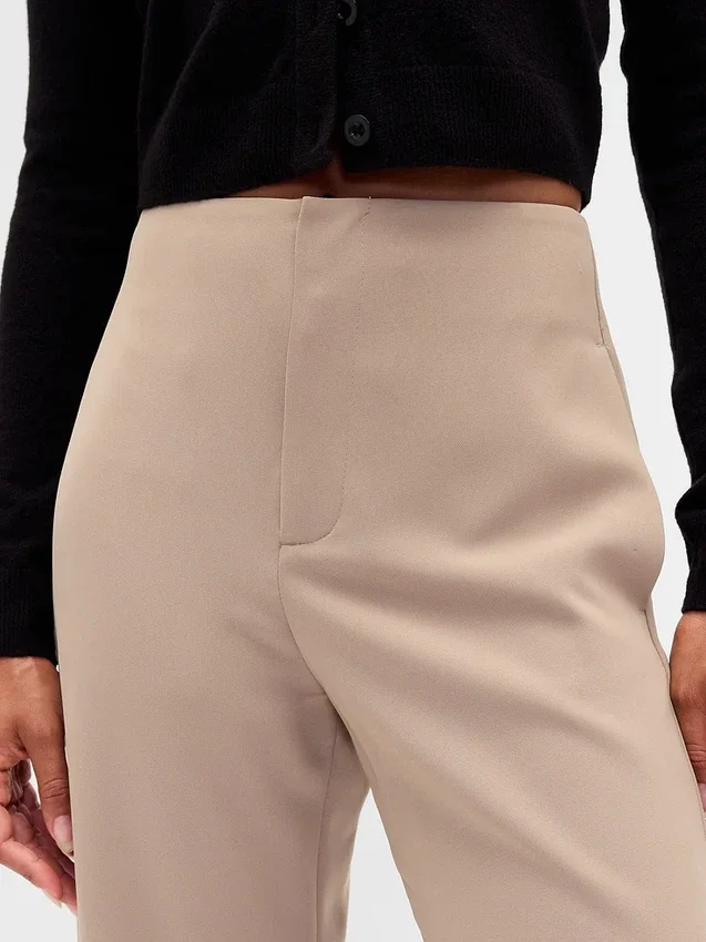 Gerad geschnittene Knöchelhose aus Twill mit hoher Leibhöhe