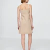 Gerafftes Kleid mit Knopfleiste