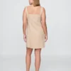 Gerafftes Kleid mit Knopfleiste