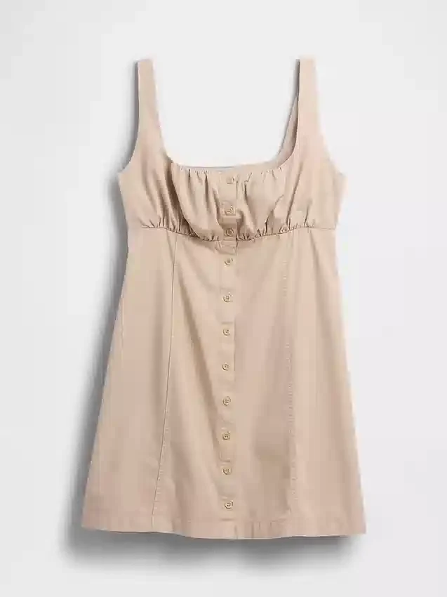 Gerafftes Kleid mit Knopfleiste