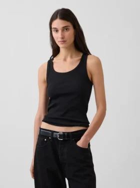 Geripptes Tanktop mit U-Ausschnitt