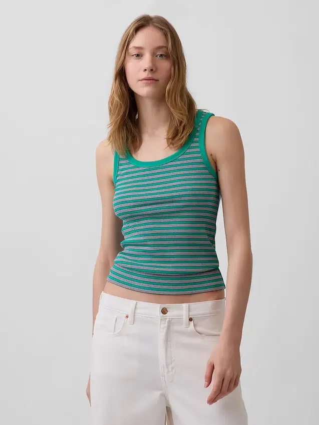 Geripptes Tanktop mit U-Ausschnitt