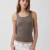 Geripptes Tanktop mit U-Ausschnitt