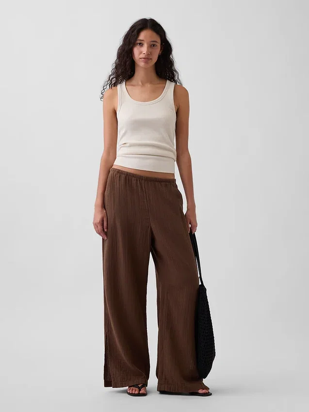 Geripptes Tanktop mit U-Ausschnitt
