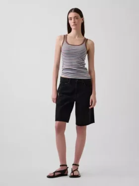 Geripptes Tanktop mit U-Ausschnitt