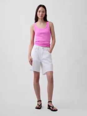 Geripptes Tanktop mit U-Ausschnitt