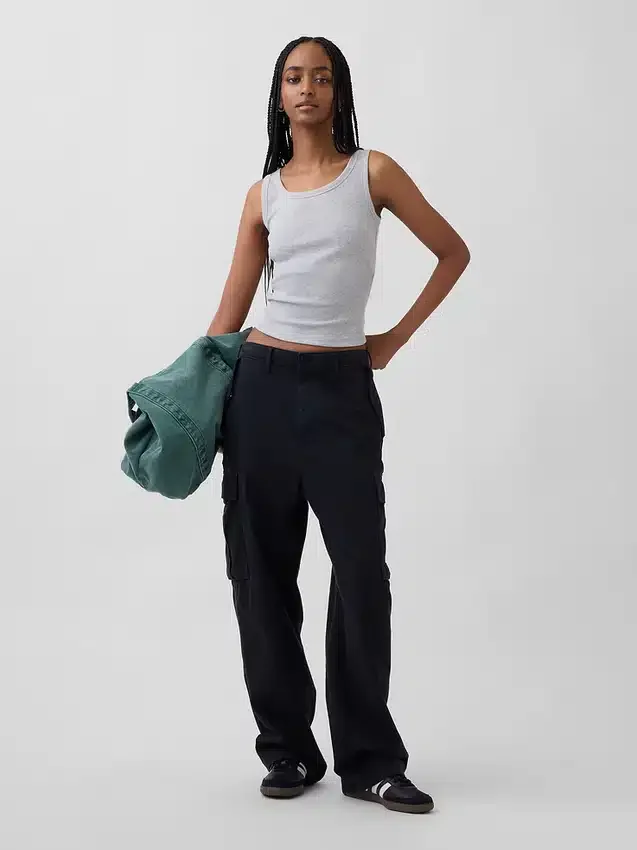 Geripptes Tanktop mit U-Ausschnitt