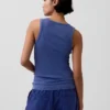 Geripptes Tanktop mit U-Ausschnitt