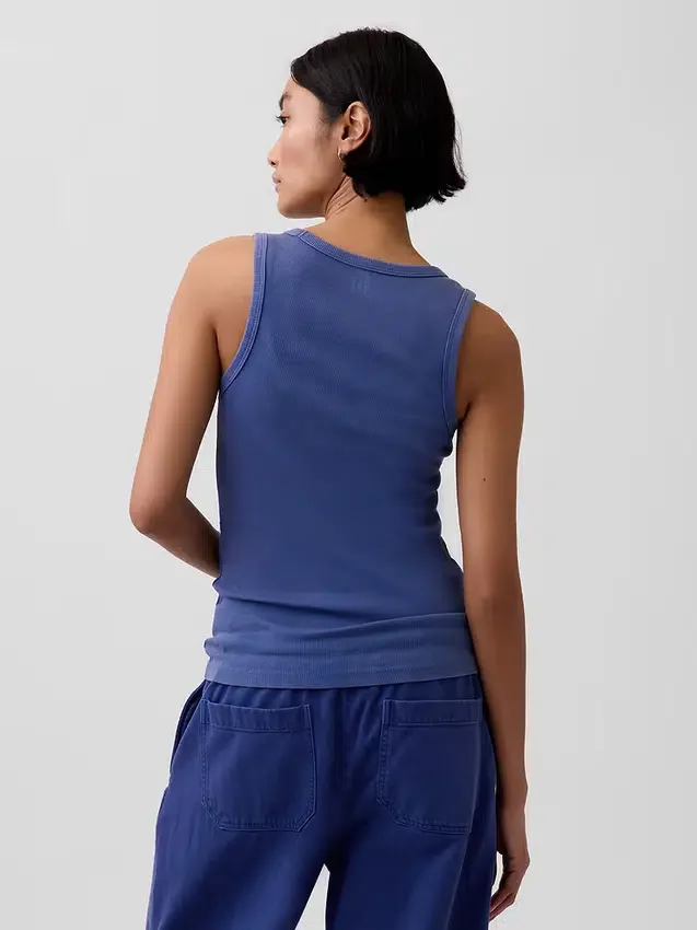 Geripptes Tanktop mit U-Ausschnitt