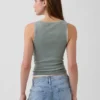 Geripptes Tanktop mit U-Ausschnitt