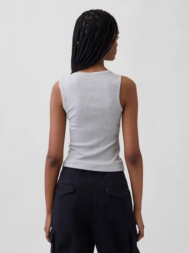 Geripptes Tanktop mit U-Ausschnitt