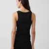 Geripptes Tanktop mit U-Ausschnitt