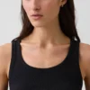 Geripptes Tanktop mit U-Ausschnitt