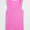 Geripptes Tanktop mit U-Ausschnitt