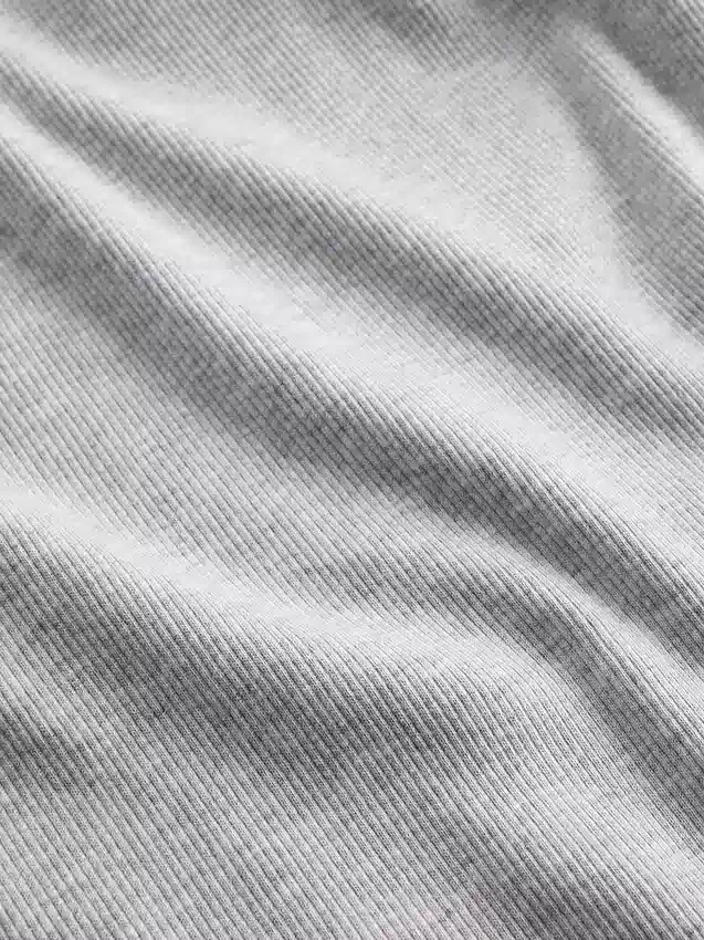 Geripptes Tanktop mit U-Ausschnitt