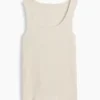 Geripptes Tanktop mit U-Ausschnitt