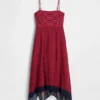 Gestreiftes Midi-Kleid im Taschentuch-Stil
