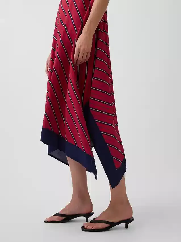 Gestreiftes Midi-Kleid im Taschentuch-Stil