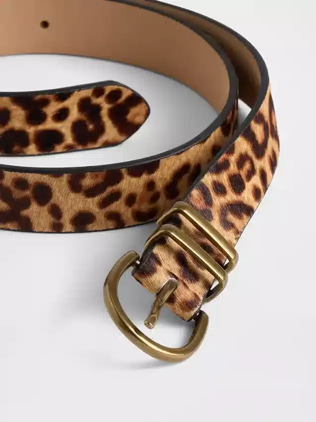 Gürtel aus Kalbshaar mit Leopardenmuster