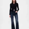 High-Rise-Flare-Jeans im 70er-Jahre-Stil
