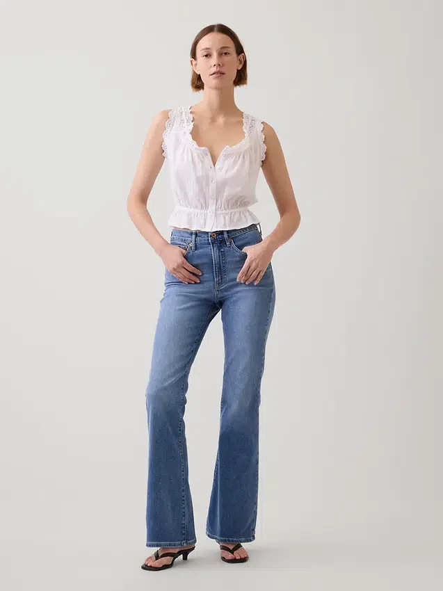 High-Rise-Flare-Jeans im 70er-Jahre-Stil