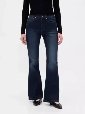 High-Rise-Flare-Jeans im 70er-Jahre-Stil