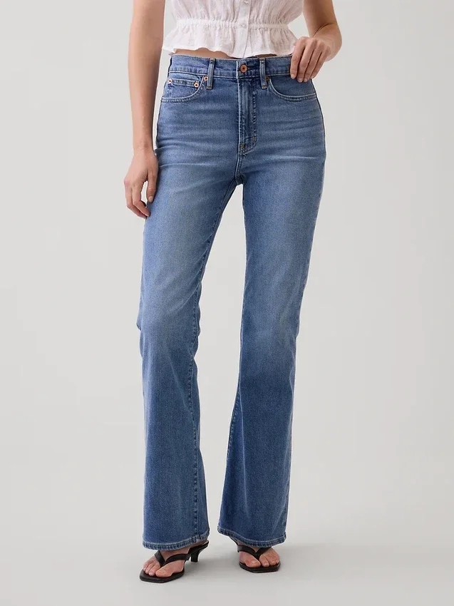High-Rise-Flare-Jeans im 70er-Jahre-Stil