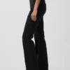 High-Rise-Flare-Jeans im 70er-Jahre-Stil