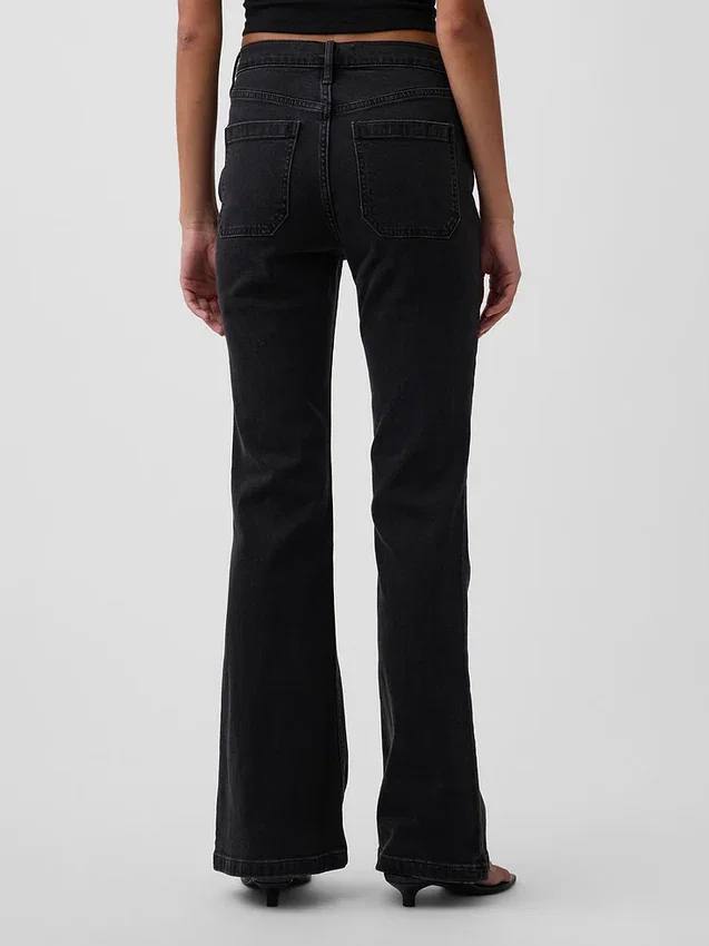 High-Rise-Flare-Jeans im 70er-Jahre-Stil