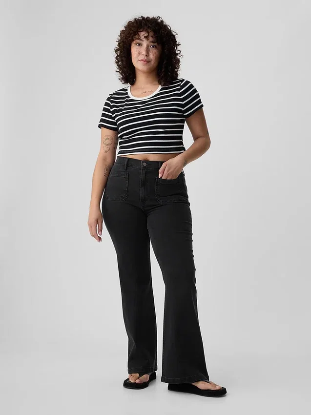 High-Rise-Flare-Jeans im 70er-Jahre-Stil