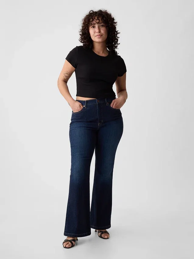 High-Rise-Flare-Jeans im 70er-Jahre-Stil